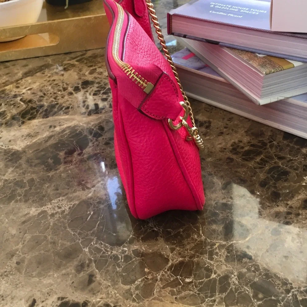 Coach HotPink Leather Shoulder/Wristlet Clutch with Gold Chain - Picture 5 of 9